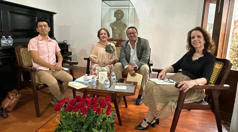 MARÍA ENRIQUETA INSPIRA DIÁLOGO Y REFLEXIÓN