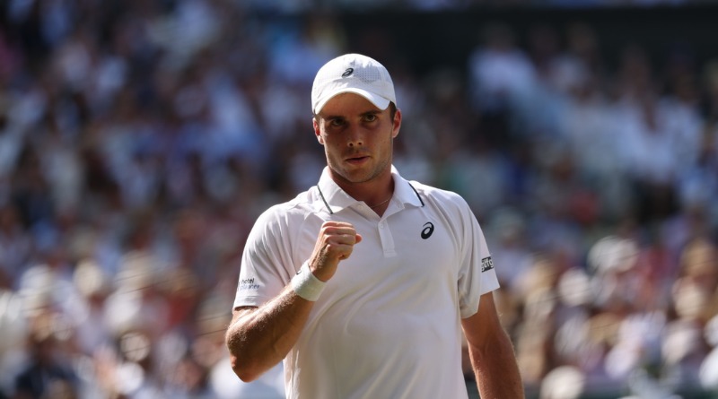 ARTHUR FERY ACAPARA LOS REFLECTORES EN WIMBLEDON