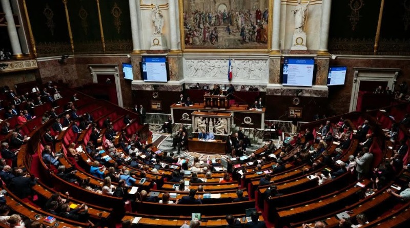 BRUSELAS APLAUDE DECISIÓN DE FRANCIA: VETO A REDES SOCIALES PARA MENORES