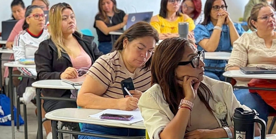 IMPULSAR EL DESARROLLO DE EMPRENDEDORAS