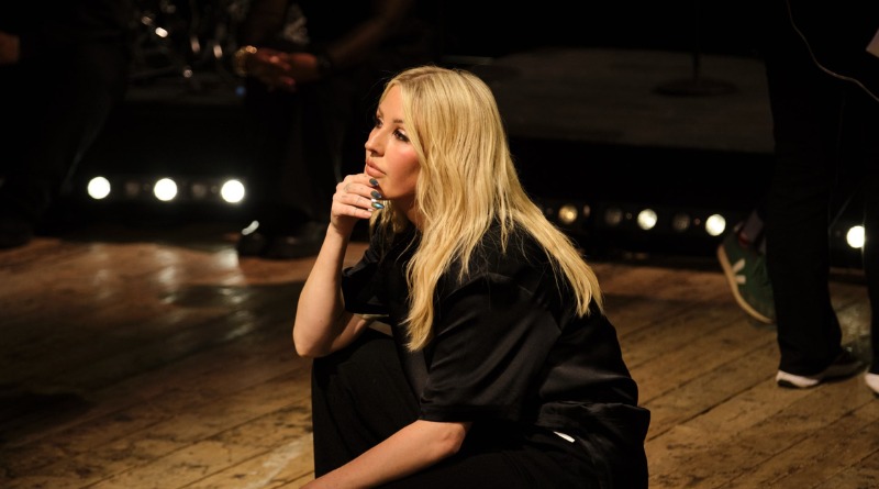 MEDIO TIEMPO DE INGLATERRA-NORUEGA CONTARÁ CON ELLIE GOULDING CANTANDO