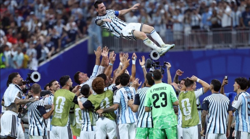 SE RINDEN ANTE MESSI