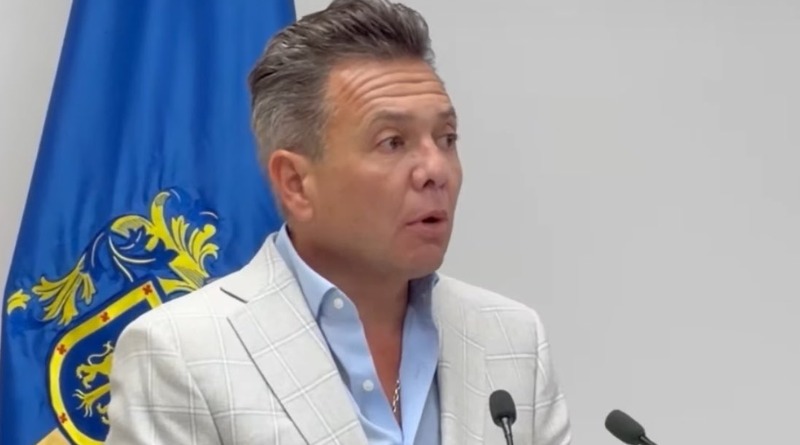 PABLO LEMUS SALE DEL HOSPITAL DESPUÉS DE LA CIRUGÍA