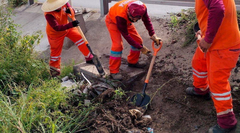 PREVIENEN INUNDACIONES EN PUEBLA MEDIANTE LIMPIEZA DE ALCANTARILLAS
