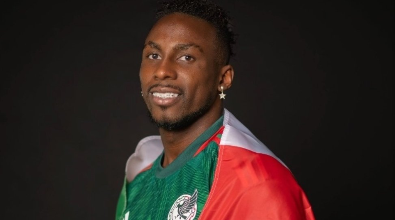 QUIÑONES DEMUESTRA SU FELICIDAD JUGANDO PARA MÉXICO