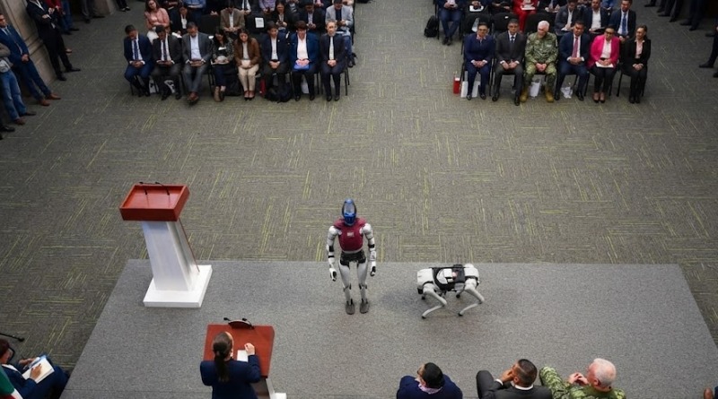 ROBOTS EQUIPADOS CON IA PARA C5 DE EDOMEX SE PRESENTAN EN MAÑANERA