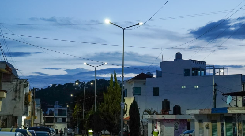 LUZ LED COMPLETA EN LOS CAPULINES II
