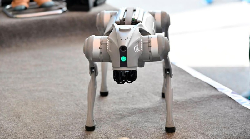 EL GOBERNADOR RICARDO GALLARDO PONE EN OPERACIÓN LOS PRIMEROS PERROS ROBOT EN SLP