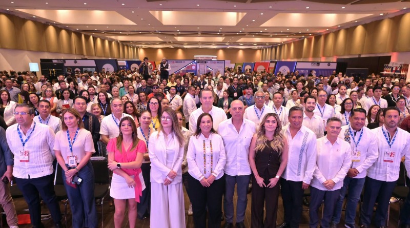 INAUGURA ROCÍO NAHLE FÁBRICA DE NEGOCIO EN VERACRUZ