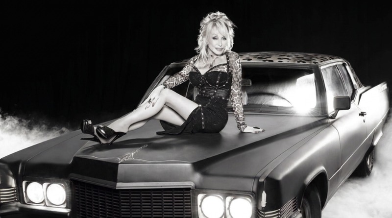 EL ADIÓS A DOLLY PARTON TRAE SILENCIO A LAS MONTAÑAS HUMEANTES