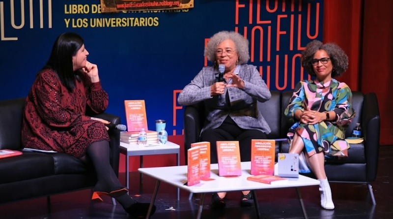 ANGELA DAVIS NIEGA LA DESESPERANZA COMO UNA OPCIÓN VIABLE