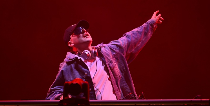 BIZARRAP SE PRESENTA: IN DA HOUSE