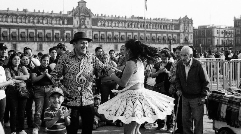 ¡CU-CU-CU CUMBIA! CONSTRUYEN ARCHIVO SONIDERO