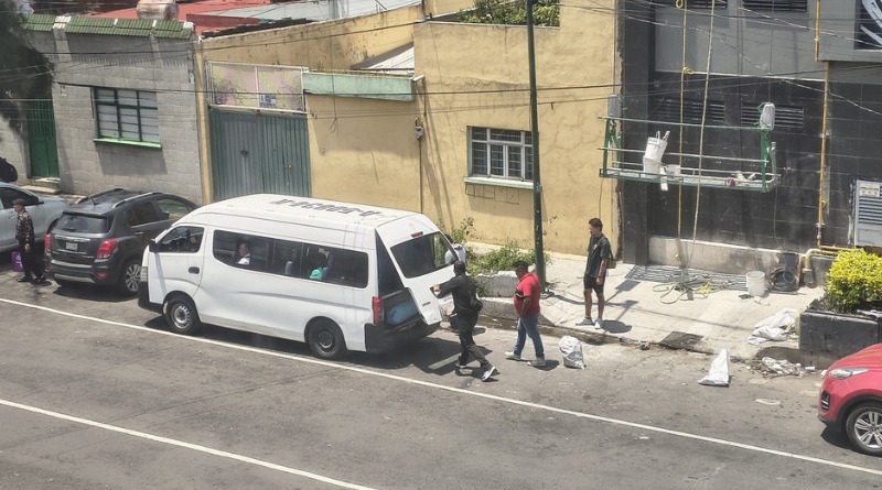 DOS BASES IRREGULARES AGANDALLAN CALLES EN LA CDMX
