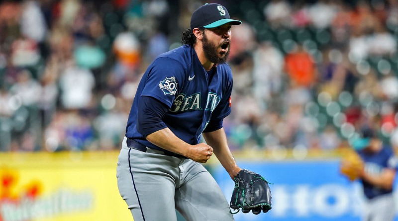 EL PITCHER ANDRÉS MUÑOZ LLEGA A LOS 100 SALVAMENTOS EN SU TRAYECTORIA MLB