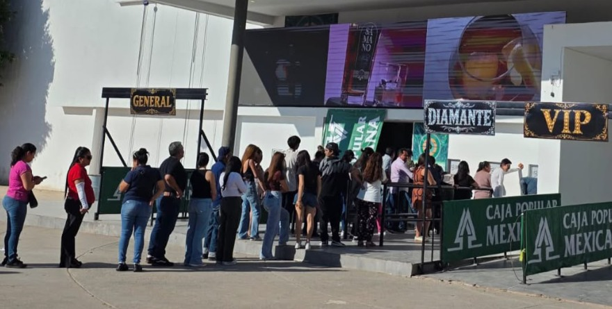 FILAS ABRUMADORAS ARRASAN PARA EL PALENQUE