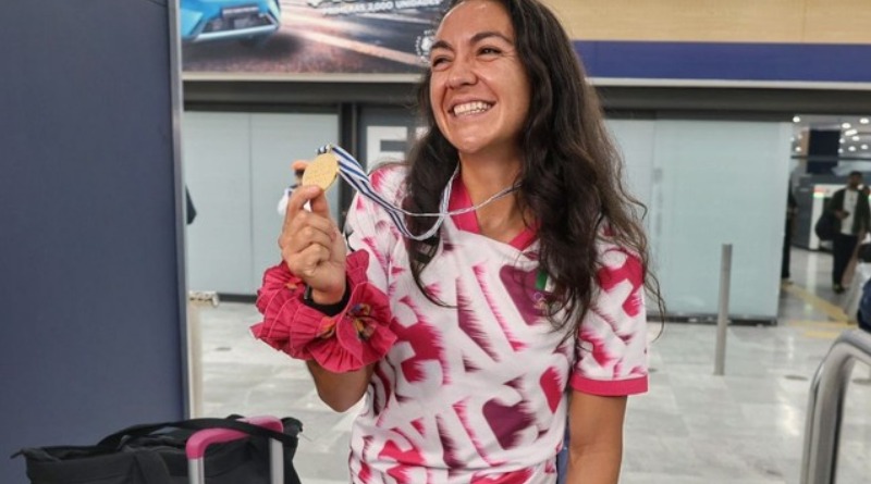 KENIA LECHUGA ALCANZA CON ORGULLO SU META MÁS GRANDE