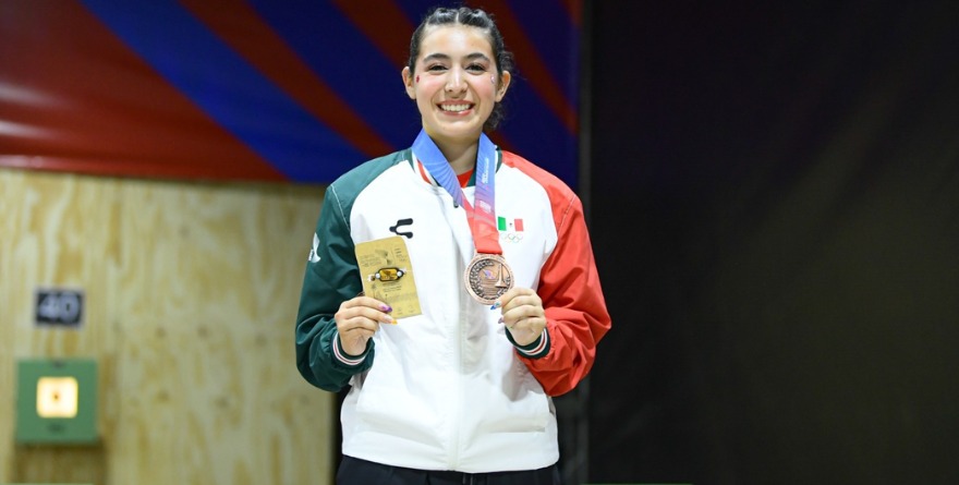 MÍA ROSALES CAMBIA LA GIMNASIA POR UNA CARRERA EN EL TIRO