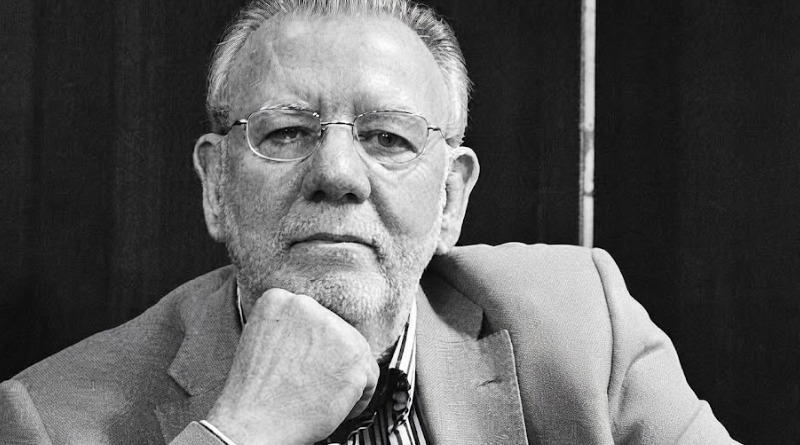 ÓSCAR HAHN EN EL VERANO