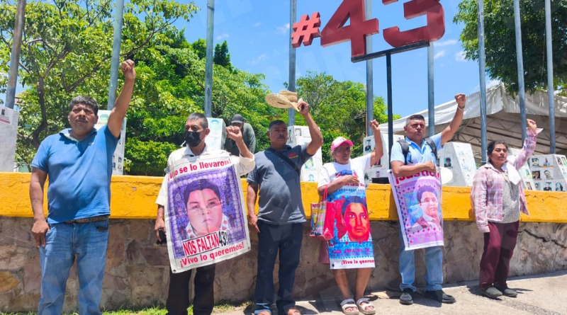 PADRES DE LOS 43 DECLARAN QUE AGUIRRE NO ES EL ÚNICO CULPABLE