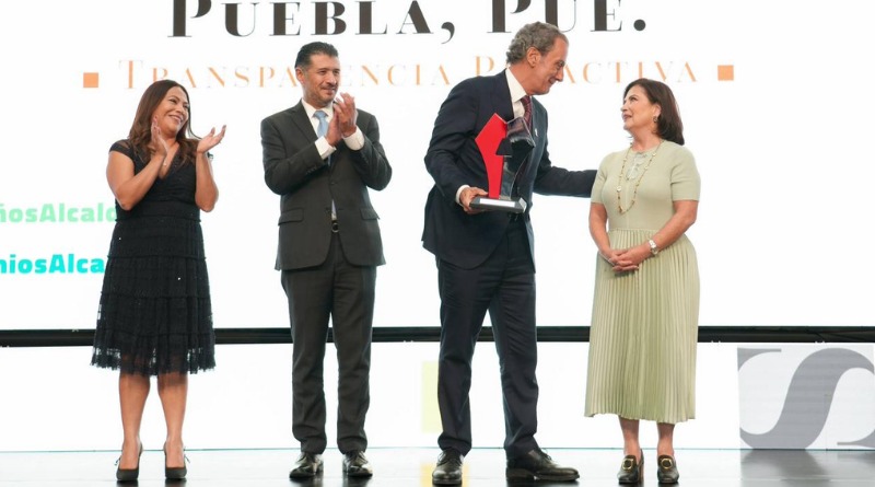 PEPE CHEDRAUI DISTINGUIDO CON PREMIO NACIONAL POR TRANSPARENCIA