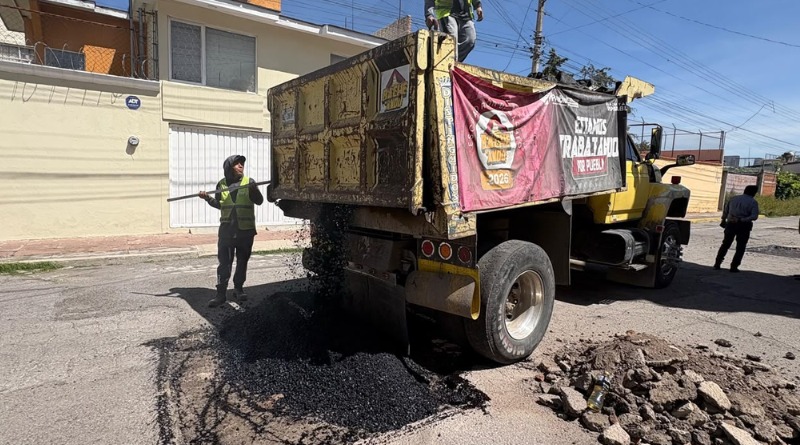 PEPE CHEDRAUI INSPECCIONA TAREAS DE BACHEO EN PUEBLA