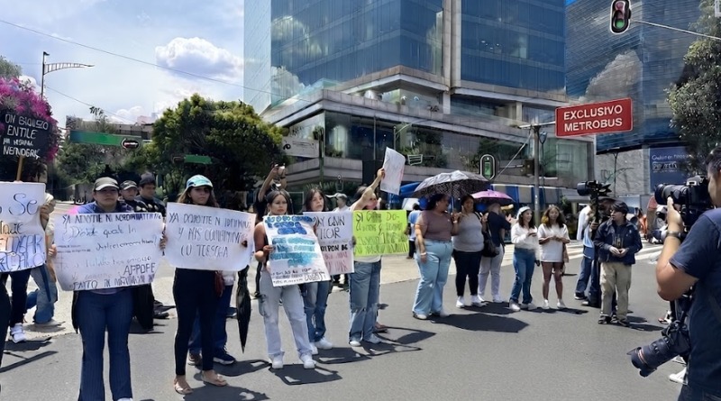 RECHAZO DE ASPIRANTES A UNAM EN INSURGENTES POR NUEVO EXAMEN