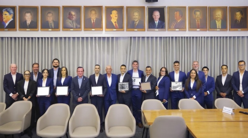 RECONOCIMIENTO DE LA FMF PARA ÁRBITROS MUNDIALISTAS