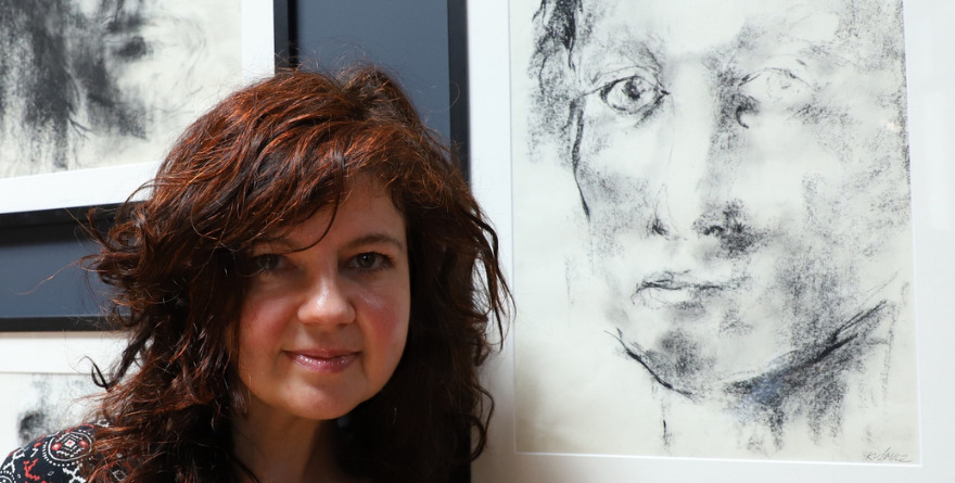 SARAH KUZMICZ DESCUBRE LOS ROSTROS DE LA CONDICIÓN HUMANA