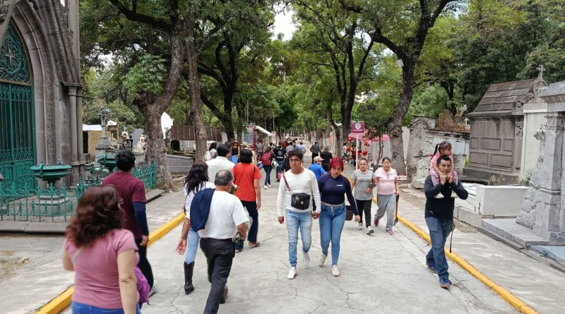 SE REPORTA ALTA AFLUENCIA Y ATENCIÓN EN PUEBLA EN EL PANTEÓN