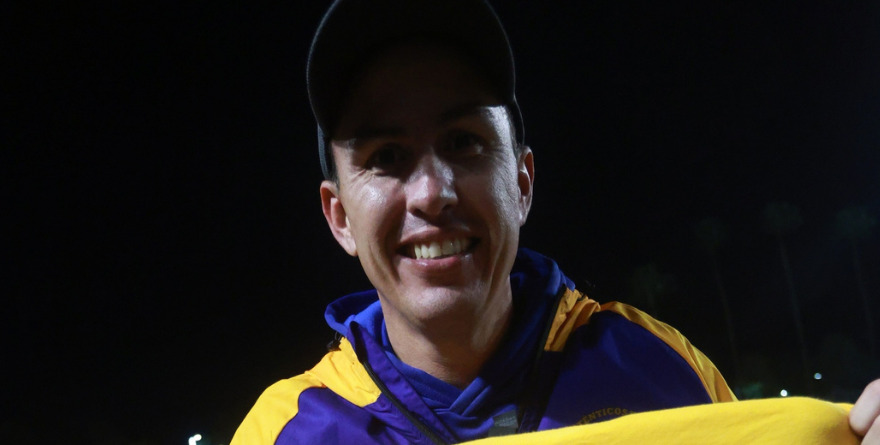 ZAMORA SE LLEVA EL TÍTULO DE COACH DEL AÑO EN LA ONEFA