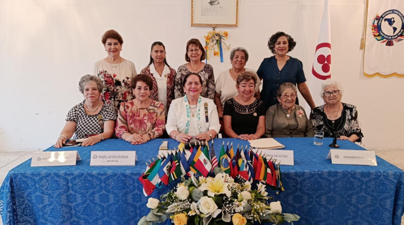 HOMENAJE A GUATEMALA
