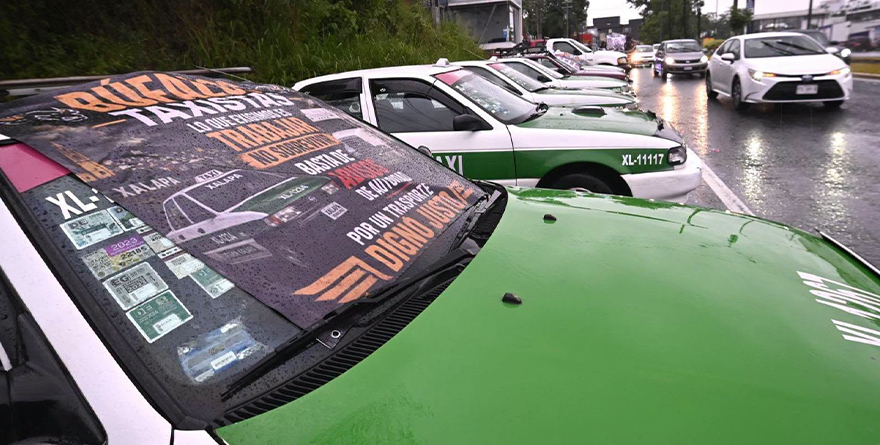 TRANSPORTISTAS ANUNCIAN MOVILIZACIÓN EN XALAPA