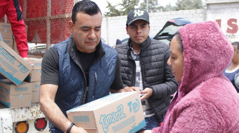 ALCALDE REPARTIÓ LECHE ROBADA POR CRIMINALES