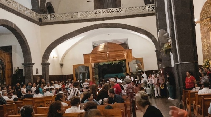 ASESINAN A MUJER DURANTE CELEBRACIÓN RELIGIOSA