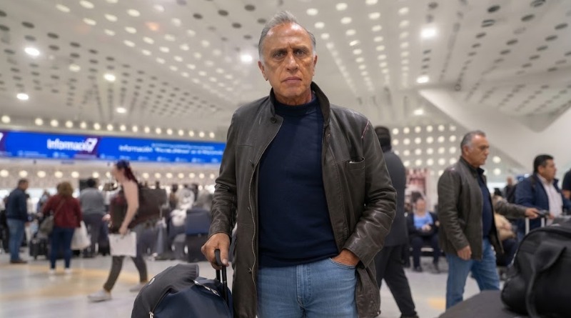 CONFRONTAN A MIGUEL ÁNGEL YUNES EN EL AEROPUERTO