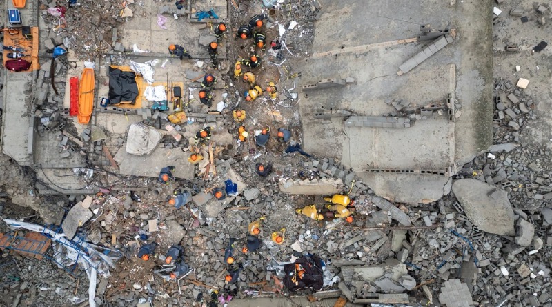 EN SÃO PAULO MUEREN SEIS PERSONAS POR DERRUMBE