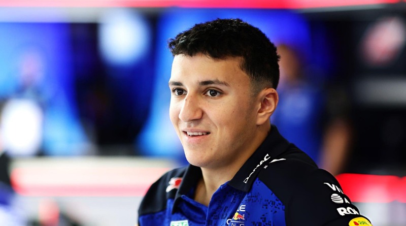 ¡HADJAR DE VUELTA EN PISTA!