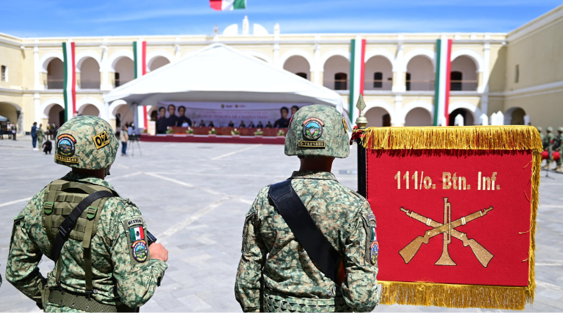 RINDEN HOMENAJE A LOS NIÑOS HÉROES