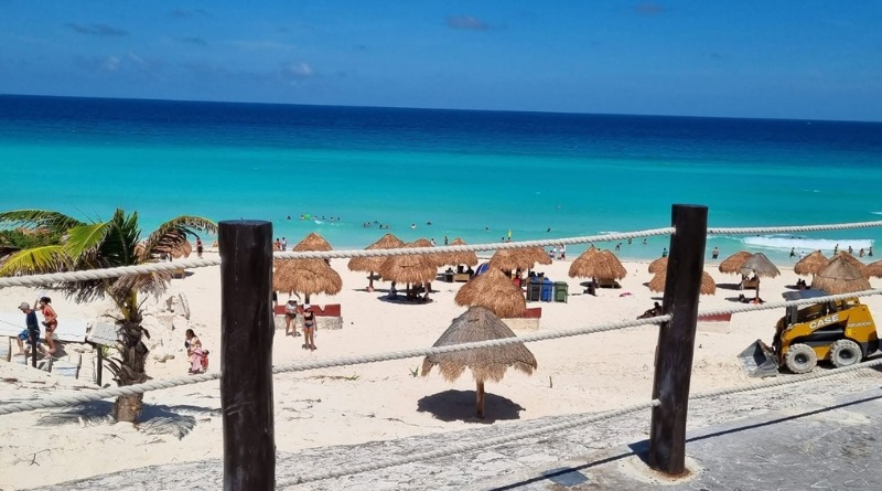 LLEGADAS EN PICADA EN DESTINOS CLAVE DEL TURISMO DE PLAYA