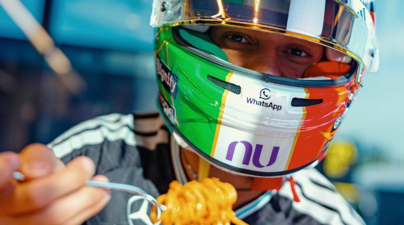 MERCEDES FESTEJA EL CUMPLEAÑOS DE ANTONELLI A LO GRANDE CON PASTELAZO