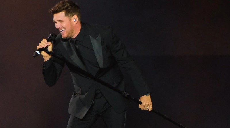 MICHAEL BUBLÉ INAUGURA COLISEO GNP