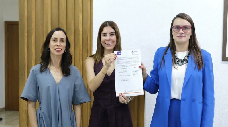 NU Y JALISCO OTORGAN 300 BECAS A MUJERES