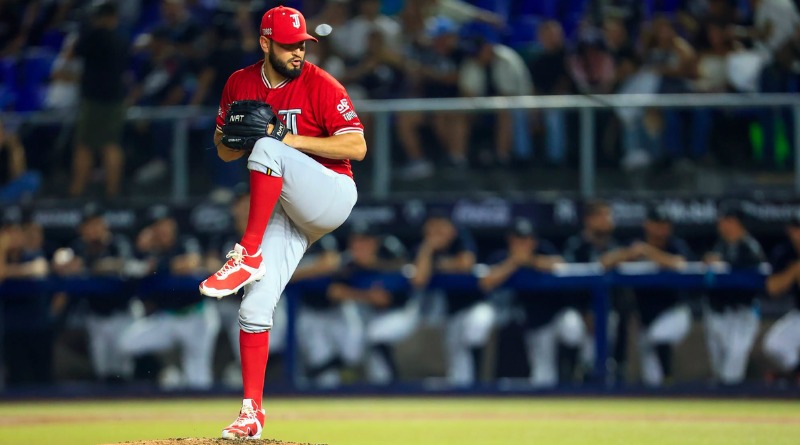 SULTANES ENFRENTAN TOROS CONTRA LAS CUERDAS