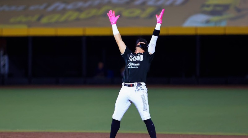 TOROS EMBISTE Y DEJA EMPAREJADA LA SERIE