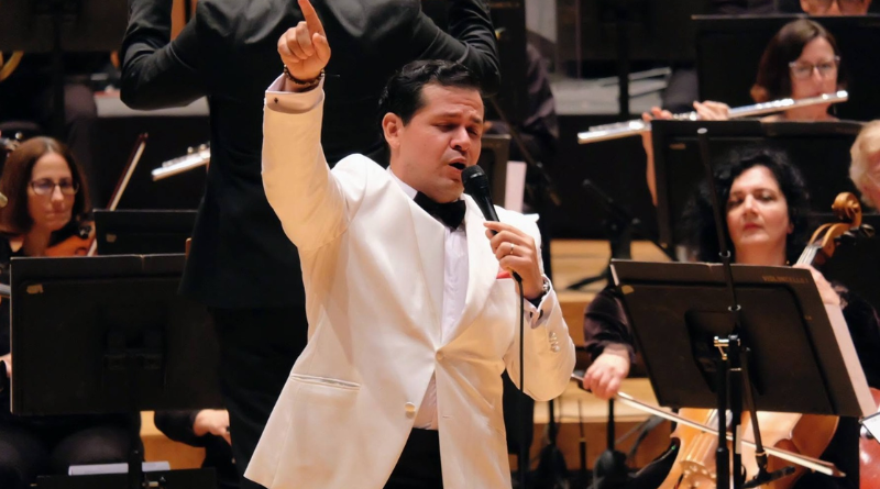 COATEPECANO CAUTIVA EN JOSÉ JOSÉ SINFÓNICO