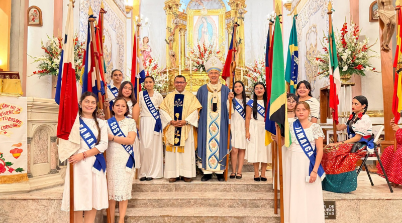 CORONACIÓN DE LA EMPRERATRIZ DE AMÉRICA