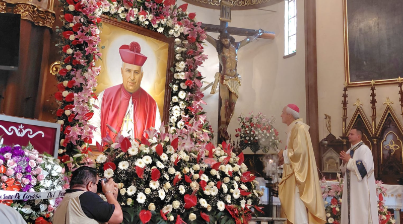 MILES DEVOTOS CELEBRAN A SAN RAFAEL GUÍZAR