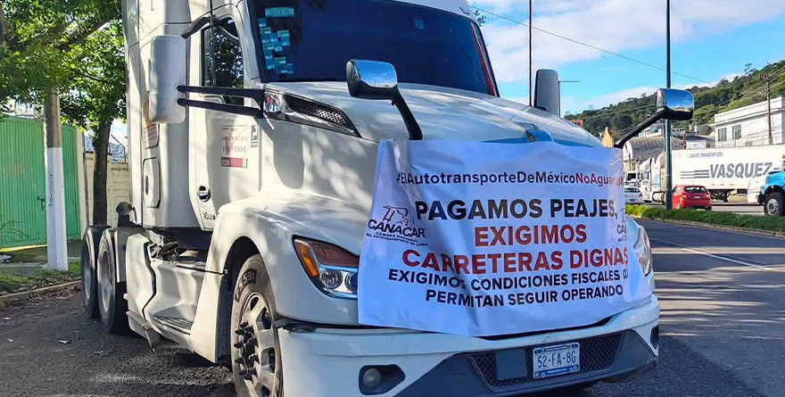 TRANSPORTISTAS BLOQUEA EL BULEVAR XALAPA-BANDERILLA