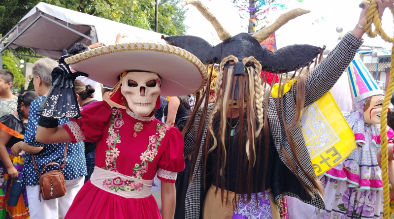 XANTOLO RECORRE CALLES DE COATEPEC